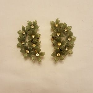 Vintage 50's plastic/rhinestone spray clip ons